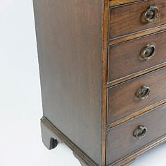 Chippendale English Oak Bachelor’s Chest of Drawers, circa 1800