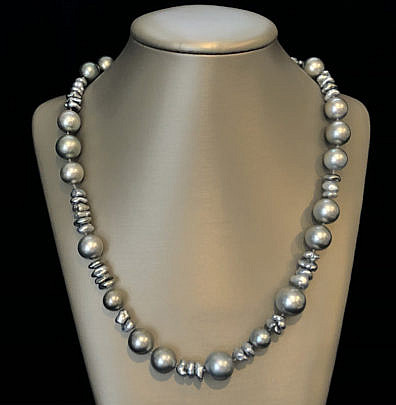 39444 Tahitian Keshi Necklace A IMG_6519
