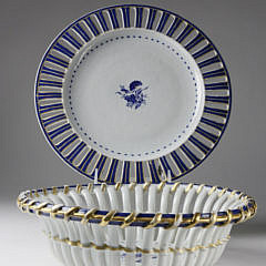 Chinese Export Porcelain Reticulated Fruit Basket and Underplate, circa 1790-1800