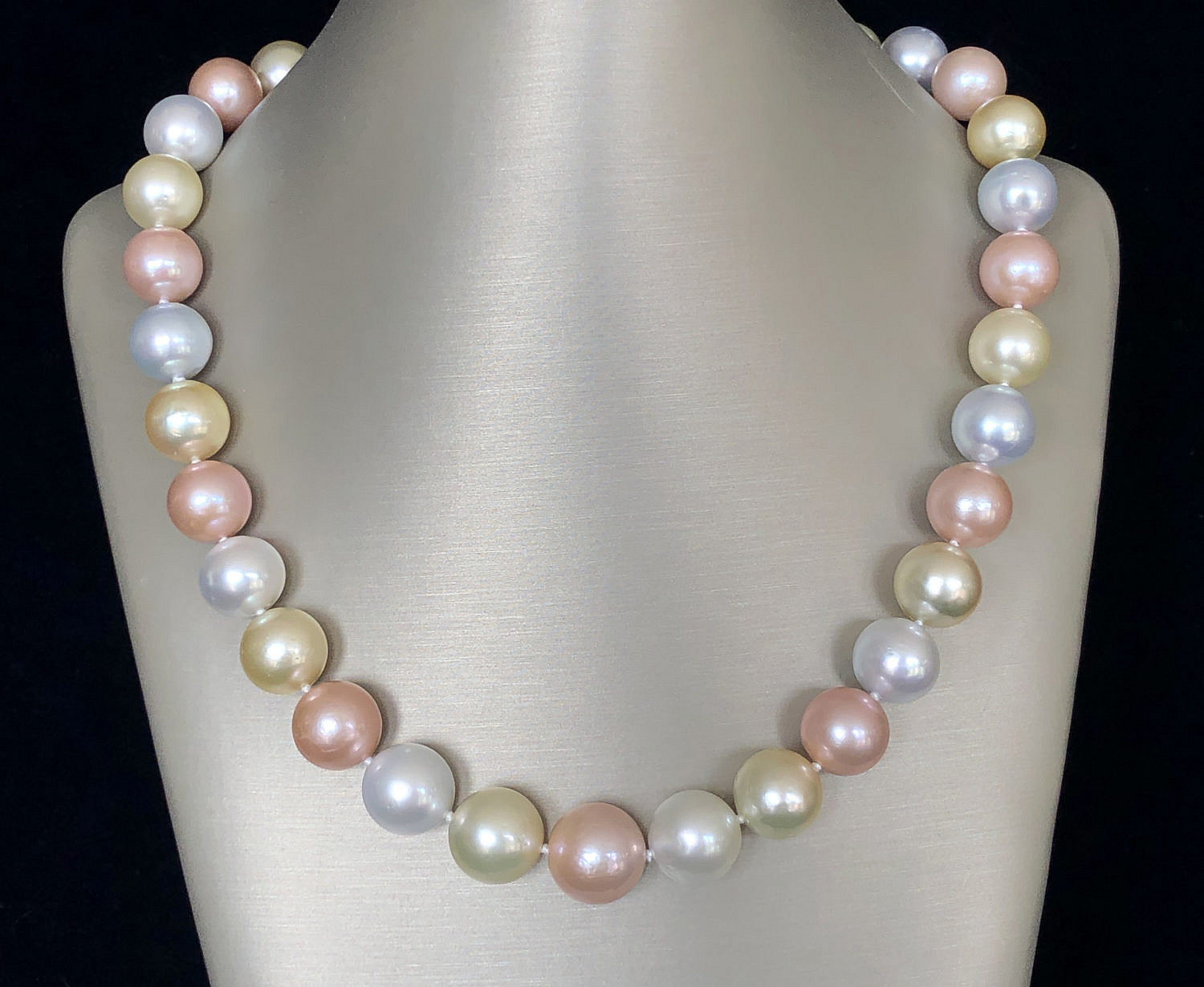 17" Pink Shell Pearl Round Pendant Necklace - Silver Plated Chain