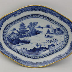 Pair of Chinese Export Porcelain Small Serving Dishes, circa 1770-1780