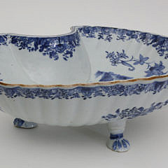 Chinese Export Porcelain Blue Footed Barber’s Basin, 18th Century