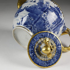 Chinese Export Blue and White Porcelain Tea Pot with Gilt Clobbering, mid 18th Century