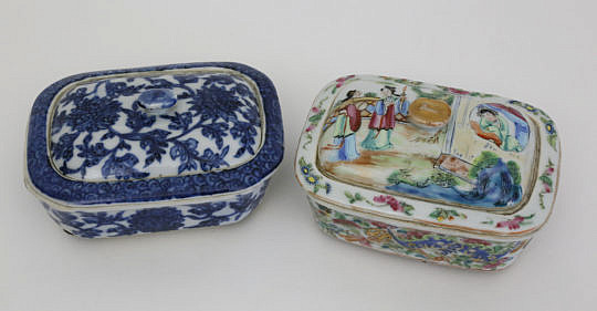 31-4915 Two Chinese Export Soap Dishes A_MG_1364