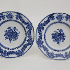 33-4915 Pair Chinese Export Armorial Plates A_MG_1353