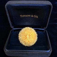 37-4847 Tiffany Company Gold Sea Urchin Pin A IMG_6922