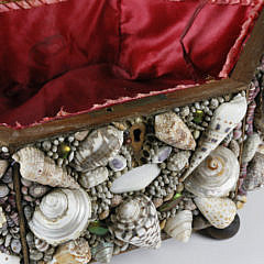 Fine Coquillage Shell-Work Coffret, circa 1840