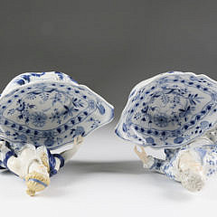 Pair of Meissen Porcelain Blue Onion Pattern Figural Sweetmeat Dishes, late 19th Century