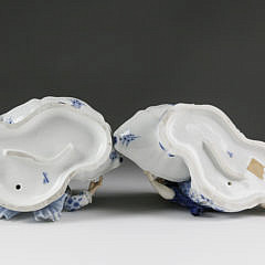 Pair of Meissen Porcelain Blue Onion Pattern Figural Sweetmeat Dishes, late 19th Century