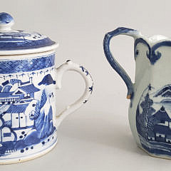 Chinese Export Porcelain Canton Covered Tea Pot and Creamer, 19th Century