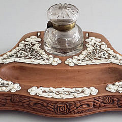 175-4621 Bone Inkwell A