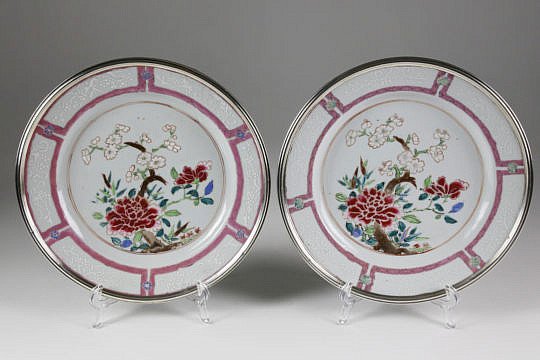 20-4208 Pair of Famille Rose Plates A_MG_9422