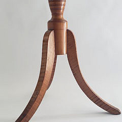 New England Tiger Maple Tripod Candlestand, 18th Century