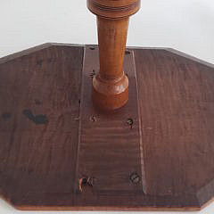 New England Tiger Maple Tripod Candlestand, 18th Century