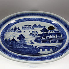 Exceedingly Rare Canton Large Size Beafsteak Platter with Hot Water Reservoir, 19th Century