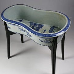 Canton Bidet in Ebonized Wood Stand, circa 1830s