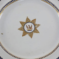 Set of 15 Armorial China Trade Porcelain Dinner Plates, early 19th Century