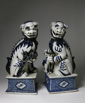 38-4915 Pair of Porcelain Foo Lions A_MG_9695