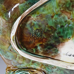 English Majolica Berry Serving Bowl, Registry Mark 1870