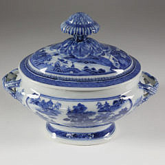 Nanking Small Oval Tureen and Cover on Stand, circa 1790-1810