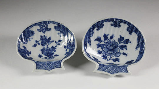 59-4208 Pair of Nanking Small Shell Dishes A_MG_0246