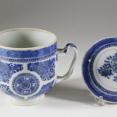 China Trade Blue Fitzhugh Sugar Bowl and Leaf Dish, circa 1820