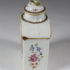 Armorial China Trade Porcelain Tea Caddy and Cover, circa 1785