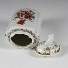 Armorial China Trade Porcelain Tea Caddy with Cover, circa 1750