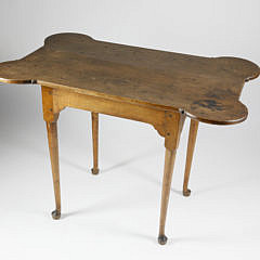 American Tiger Maple Porringer Top Queen Anne Table, circa 1780