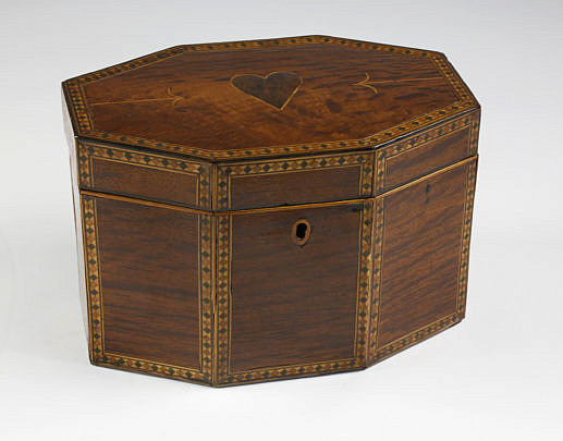 2085-955 Octagonal Tea Caddy A_MG_0653