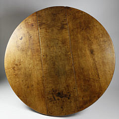 American Tiger Maple Queen Anne Drop Leaf Dining Table, circa 1760