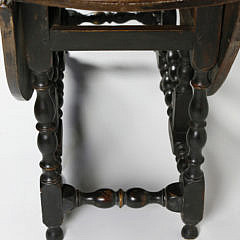 American William and Mary Gate Leg Drop Leaf Dining Table, 18th Century