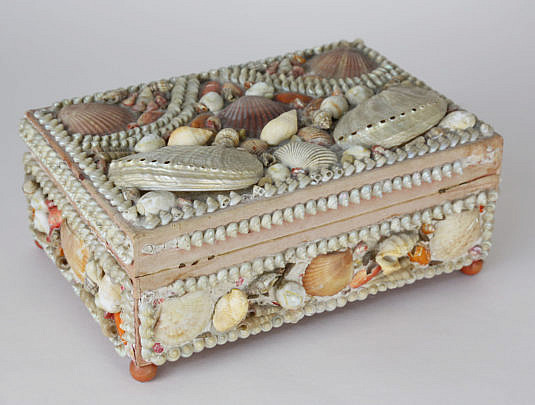 30-4901 Shell Encrusted Jewelry Box A_MG_3996