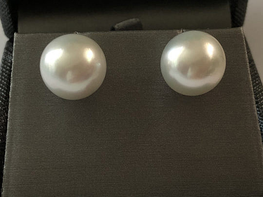 41448-101 Pearl Earrings B_IMG_7567