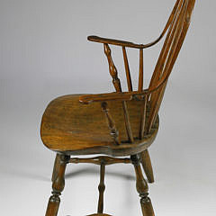 New England Continuous Arm Bow-back Windsor Armchair, 18th Century