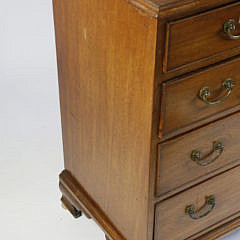 English Mahogany Bachelor’s Chest of Drawers, 19th Century