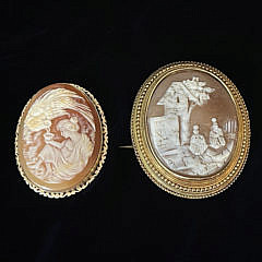 Two Antique Oval Cameo Brooches with Gold Surround A_IMG_1045