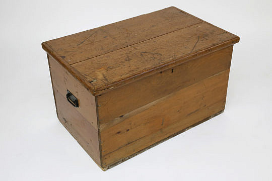 1716-54 Pine trunk with handles A_MG_5920