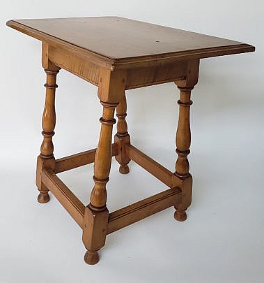 2537-955 Antique Tiger Maple Tavern Table A