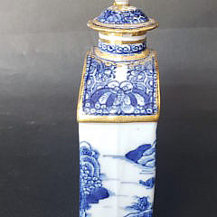 Chinese Export Porcelain Tea Caddy, early 19th Century