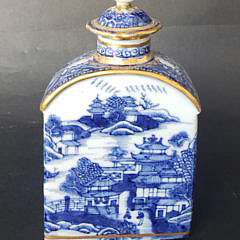 Chinese Export Porcelain Tea Caddy, early 19th Century