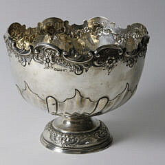 Thomas Levesley – Sheffield Sterling Silver Repousse Pedestal Fruit Bowl