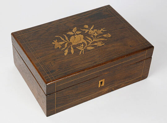 1759-54 Floral Inlaid Jewelry Box A_MG_7441