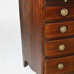 Federal Mahogany Graduated Four-Drawer Bachelor’s Chest , early 19th Century