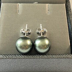 Fine Pair of 12.9 mm Tahitian South Sea Grey Pearl Earrings, 14k