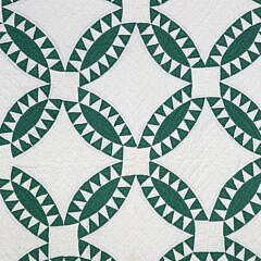 1930s Green and White Sawtooth Wedding Ring Quilt