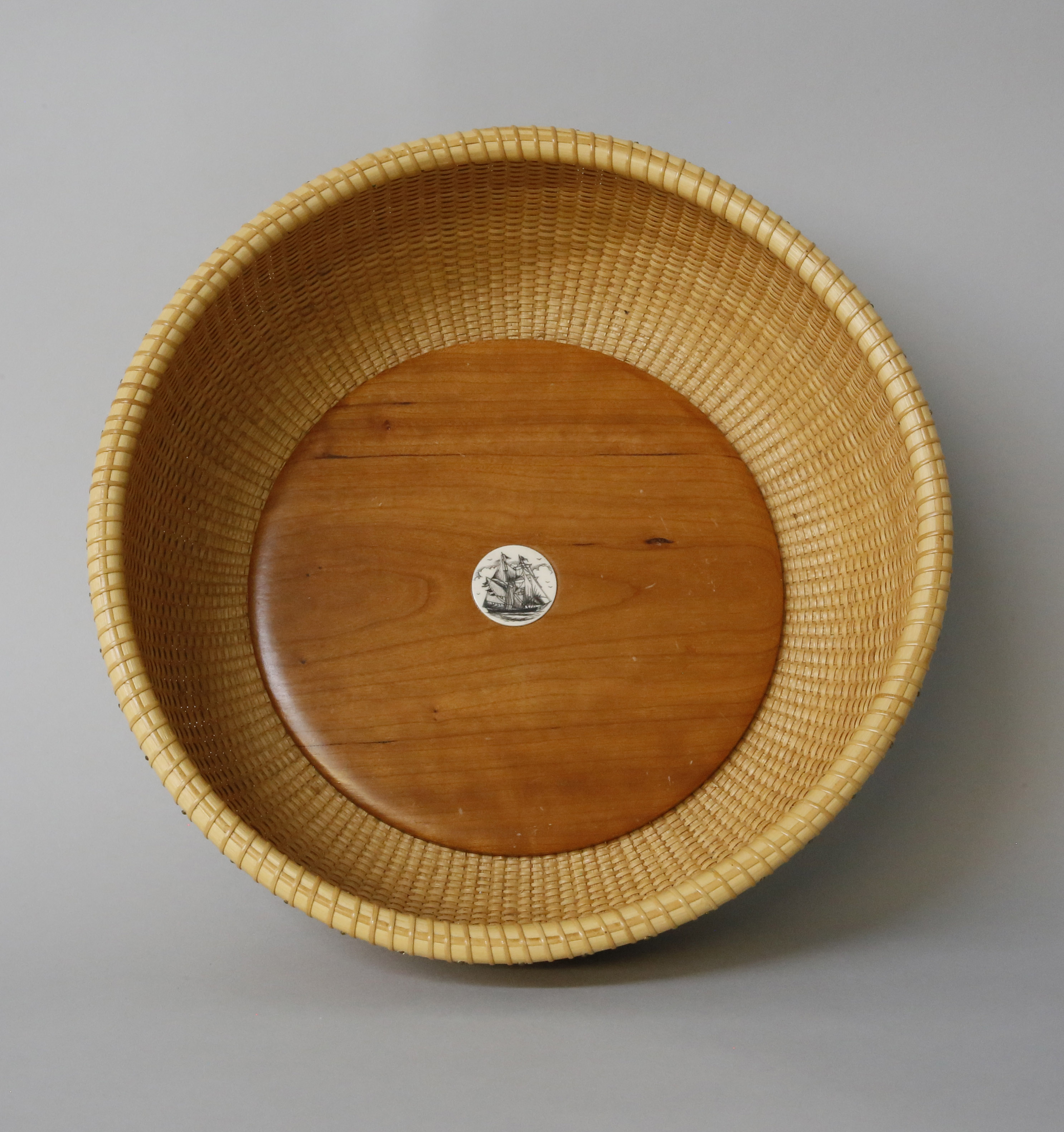 Round Open Shallow Nantucket Basket Round Open Shallow Nantucket