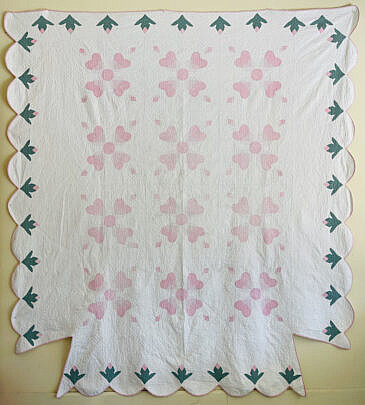 41637 Sweetheart Tulip Quilt A IMG_2602