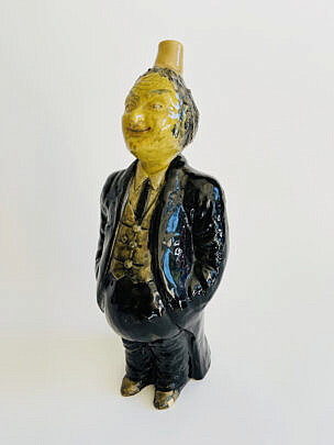 41735 Gentleman Figural Ceramic Bottle A IMG_2709