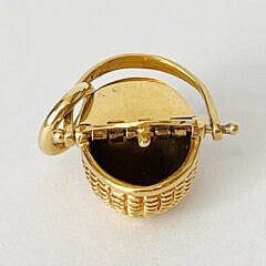 14k Gold Glenaan Double Hinged Lid Nantucket Basket Pendant, circa 1986